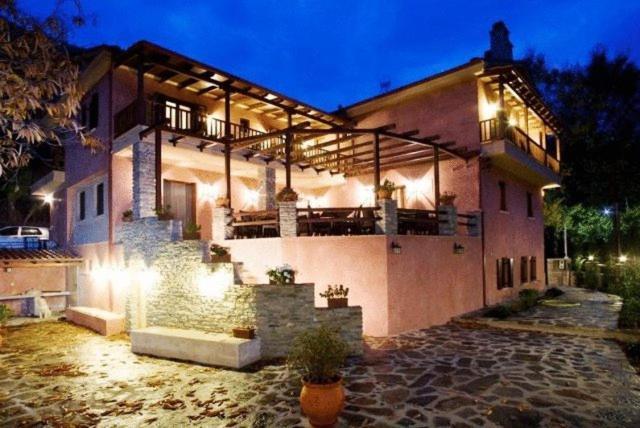ホテルLa Casa Rossa Prínos エクステリア 写真